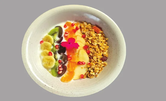 Muesli with Fruit and Curd