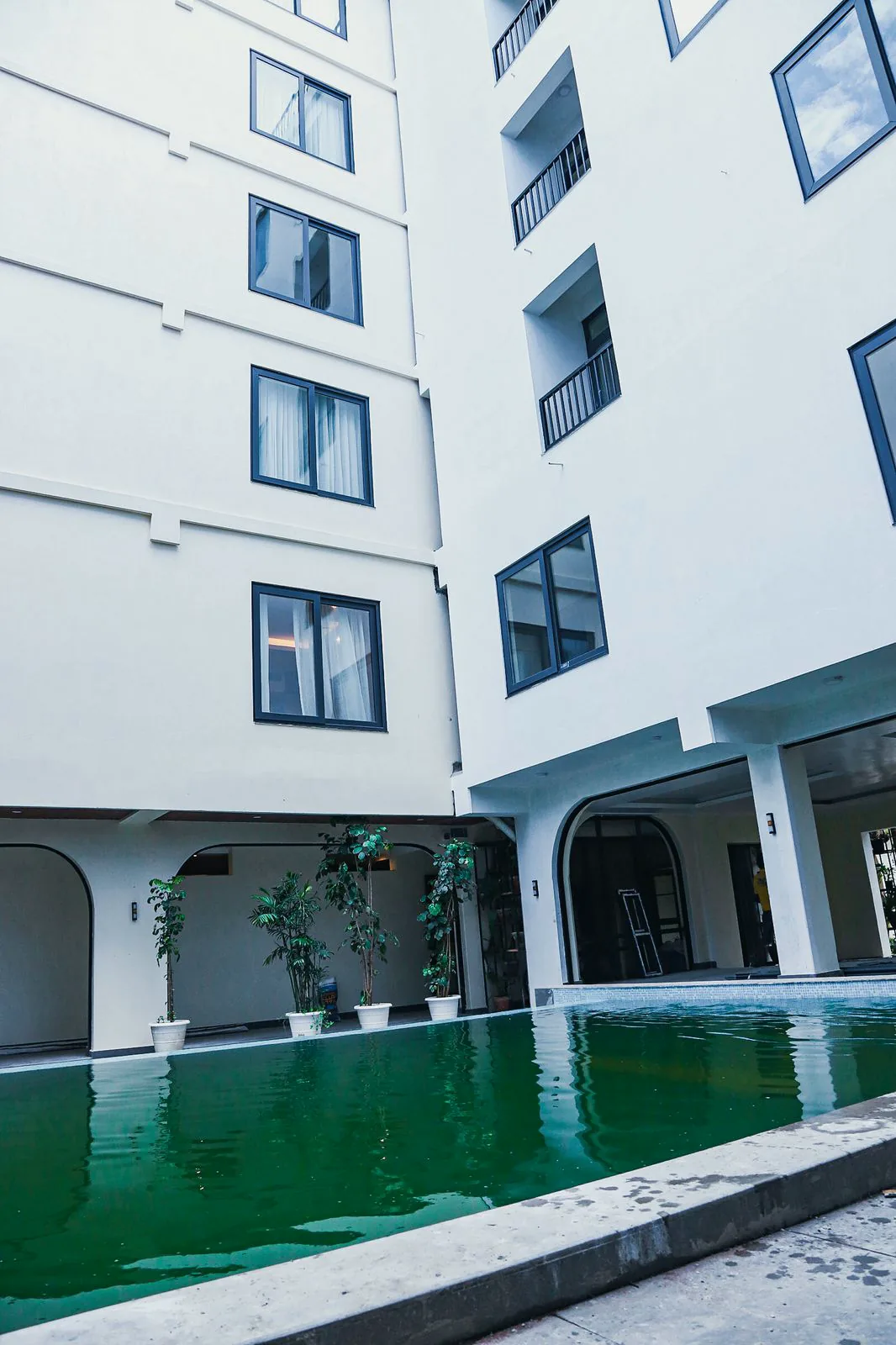 Hotel Lumen courtyard pool
