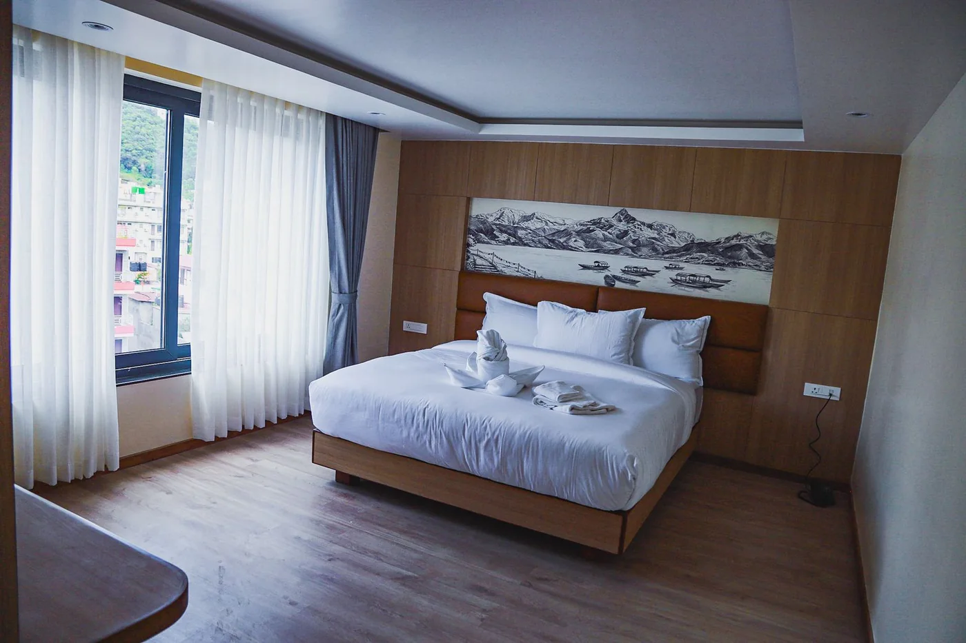 Hotel Lumen guest room